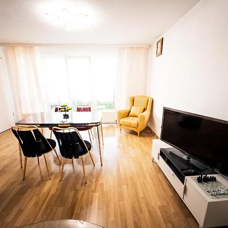 Apartamento Zentrales 3 Raum & Balkon, 24/7 Service *