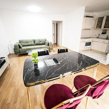 Zentrales 3 Raum & Balkon, 24/7 Service *
